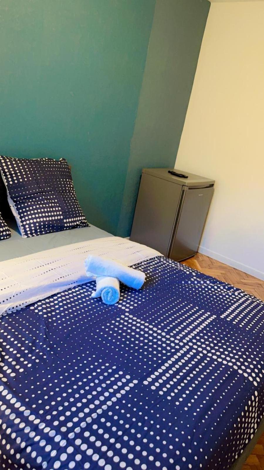 Mini-Studio Avec Kitchenette Ou Chambre Confort Avec Frigo Et Tv - Parking En Option Sur Resa ! Chaville Dış mekan fotoğraf