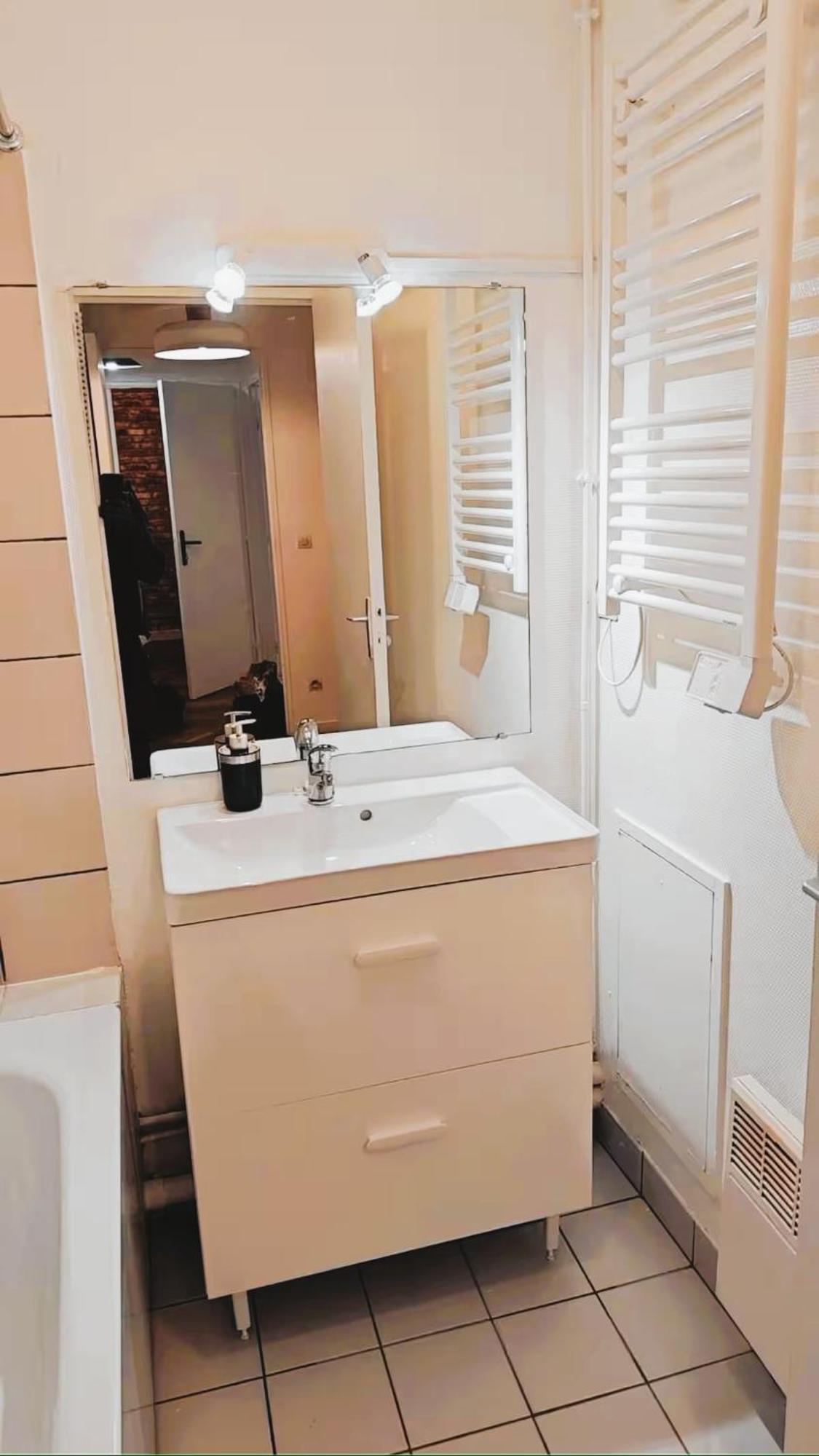Mini-Studio Avec Kitchenette Ou Chambre Confort Avec Frigo Et Tv - Parking En Option Sur Resa ! Chaville Dış mekan fotoğraf